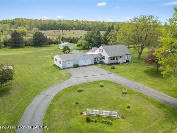 7323 W Howe Rd, Dewitt, MI 48820