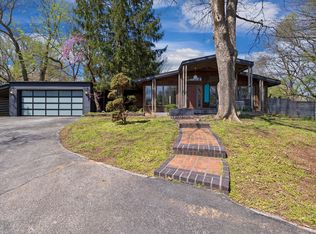 1557 E Carleton St, Springfield, MO 65804