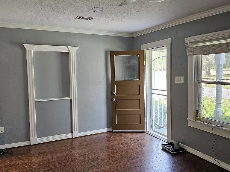 321 Jefferson St — Photo 7