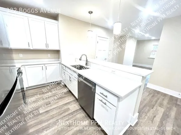 322 Boggs Ave, Pittsburgh, PA 15211