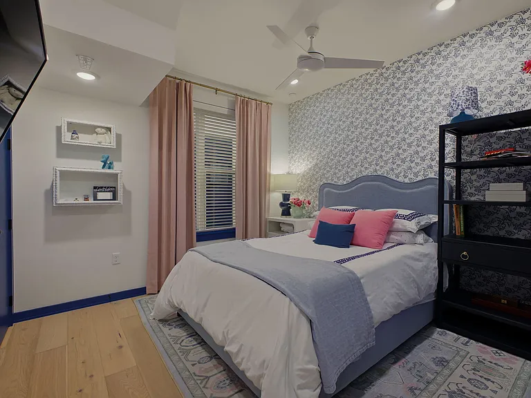 719 E Locust St #4107 — Photo 27