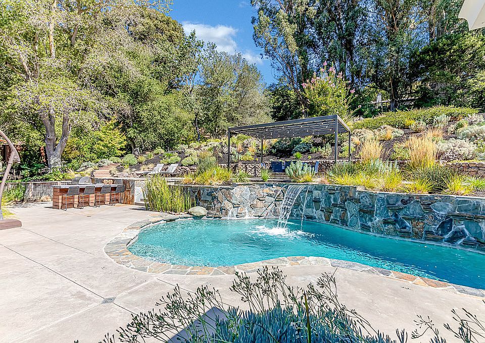 2nd image of 704 Las Trampas Rd