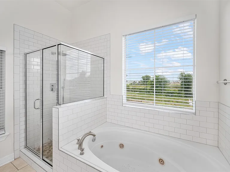 907 McKinney Park Ln — Photo 23