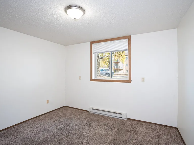 Fargo, ND Pacific Park Apartments | 11B | Bedroom