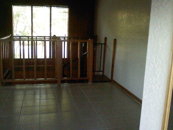 4th image of 103 Stanford Dr APT C