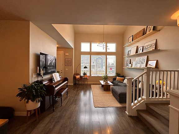 5th image of 1026 W Narrows Ln