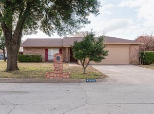 6920 Westglen Dr, Fort Worth, TX 76133