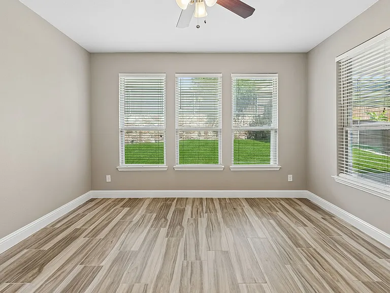 15424 Bluffdale Dr — Photo 13