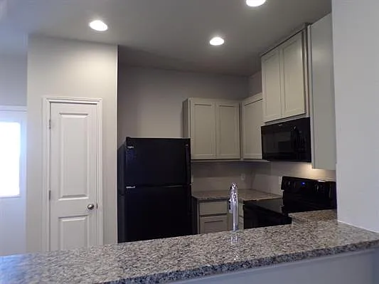 111 Peruna Dr — Photo 3