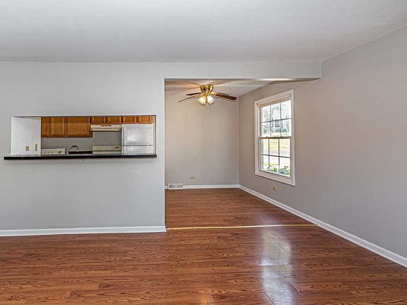 4th image of 1261 Prairie Ave Unit B