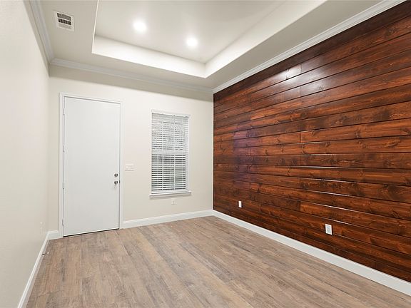 3rd image of 503 S 5th St