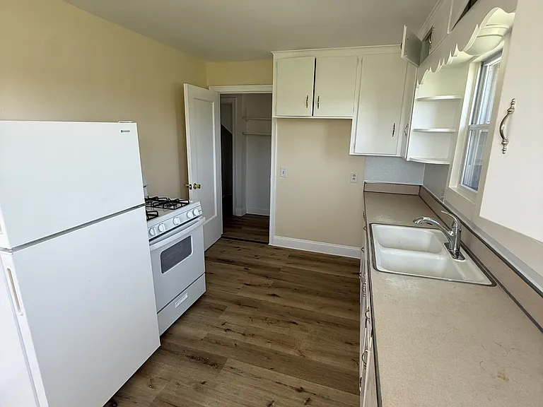 313 S Pleasant St #2 — Photo 9