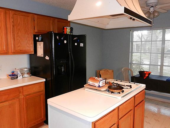 4th image of 2109 Aberdeen Dr