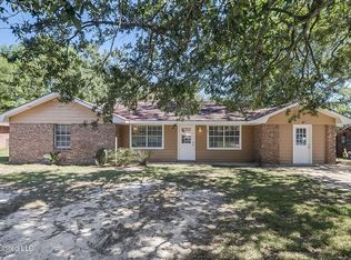 221 Eastland Blvd, Ocean Springs, MS 39564