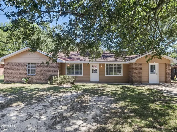 221 Eastland Blvd, Ocean Springs, MS 39564