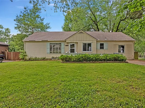5018 Park Ln, Kansas City, MO 64118