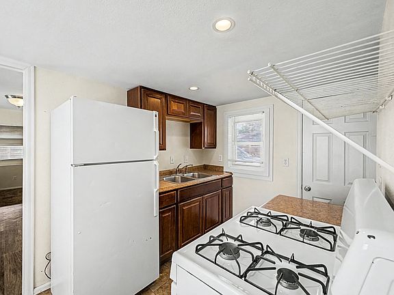 3rd image of 4731 Vine St
