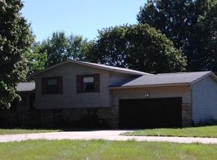 1116 Chaparrel Rd SW, Hartville, OH 44632