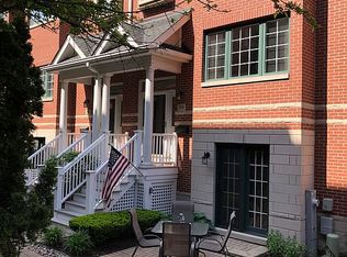 208 N Addison Ave, Elmhurst, IL 60126