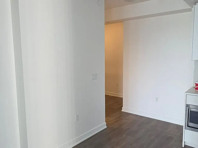 195 Redpath Ave #2212 — Photo 1