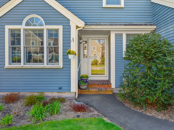 21 Bishops Park, Mashpee, MA 02649