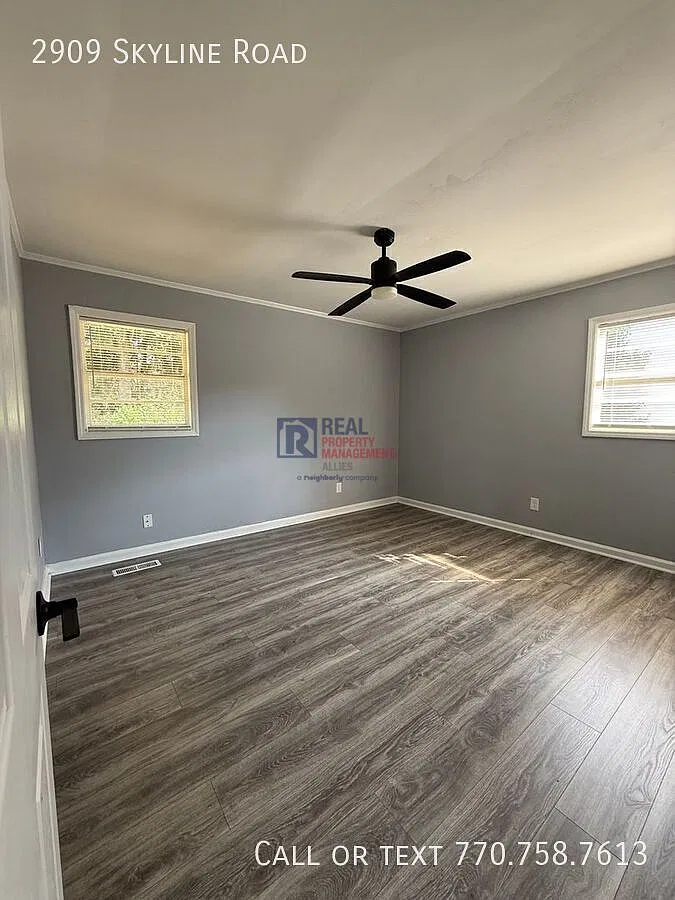 Newley Remodeled Duplex in Macon - housing voucher approved — Photo 4