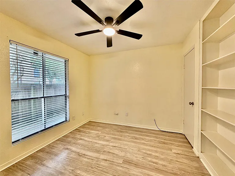 2120 Wilcrest Dr #121 — Photo 18