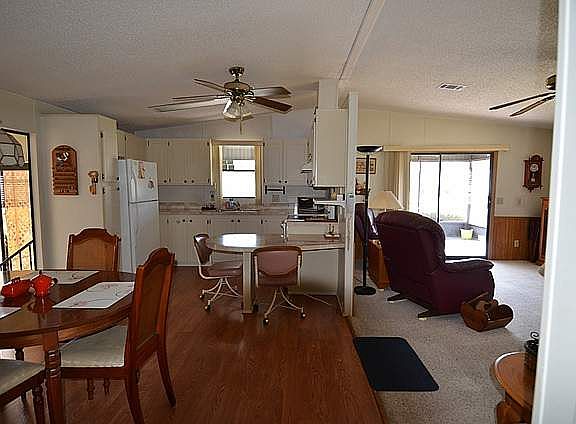 3rd image of 330 Gardenia Dr