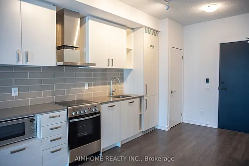 125 Redpath Ave Photo 1