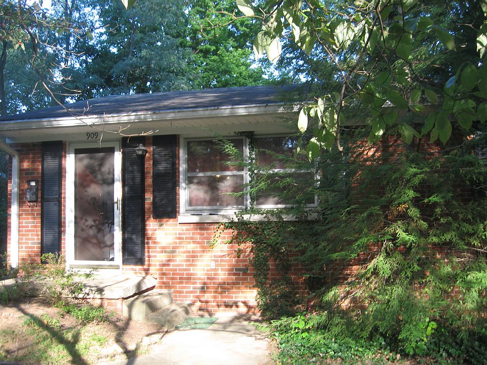 1st image of 909 S Eastside Dr