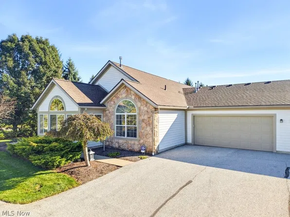 606 Crossings Cir, Tallmadge, OH 44278
