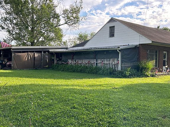 4th image of 257 Forry St