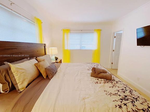 5th image of 2929 NE 49th St APT 1
