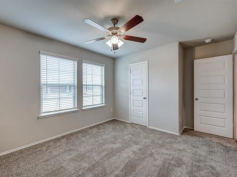 1710 Goose Island Ln — Photo 9