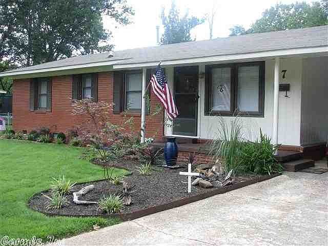 1st image of 7 Lynwood Dr