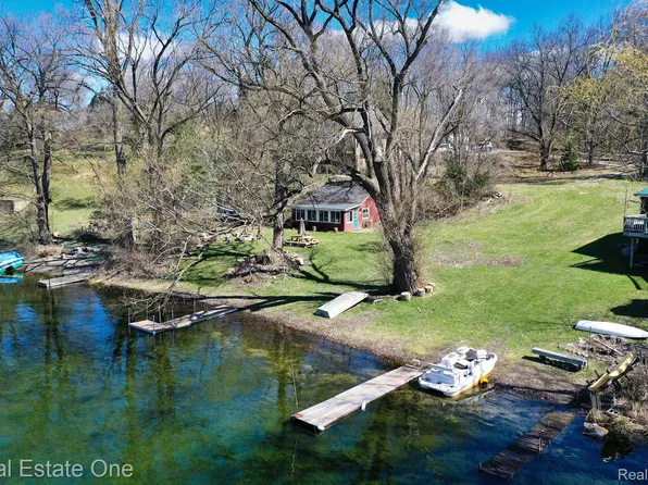 9893 Marmora, Clarkston, MI 48348