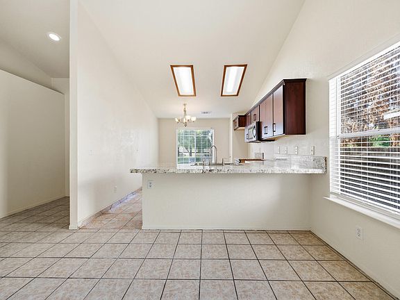 5th image of 1936 E Roosevelt Court