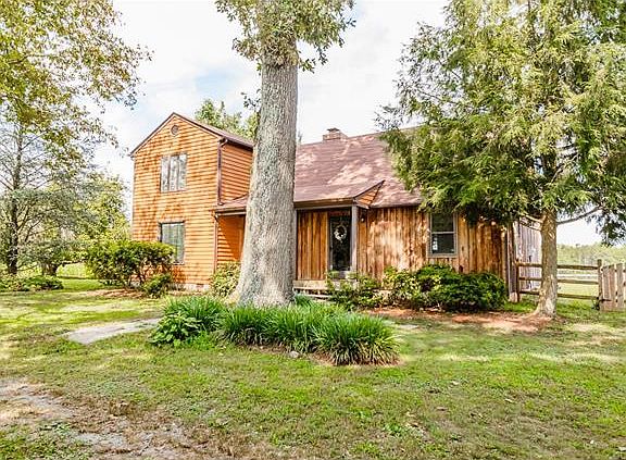 3rd image of 76 Holly Grove Dr