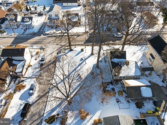 2nd image of 8314 Bayside Rd