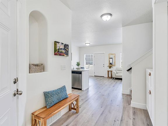2nd image of 1636 N Venetian Way #221