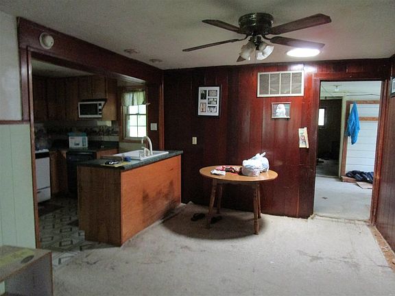 5th image of 211 S Maple St