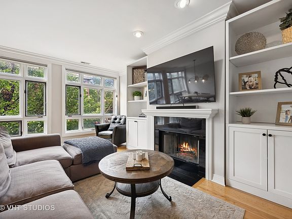 5th image of 3855 N Southport Ave Unit 2