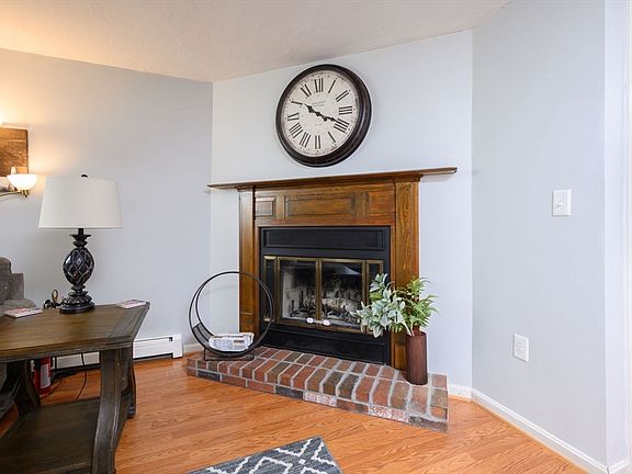 4th image of 60 Pattison St #43