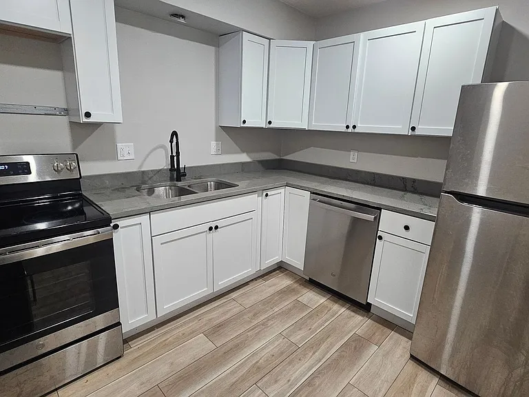 Discover Modern Comfort at Welbeck Apartments ~ Rent Special — Photo 1