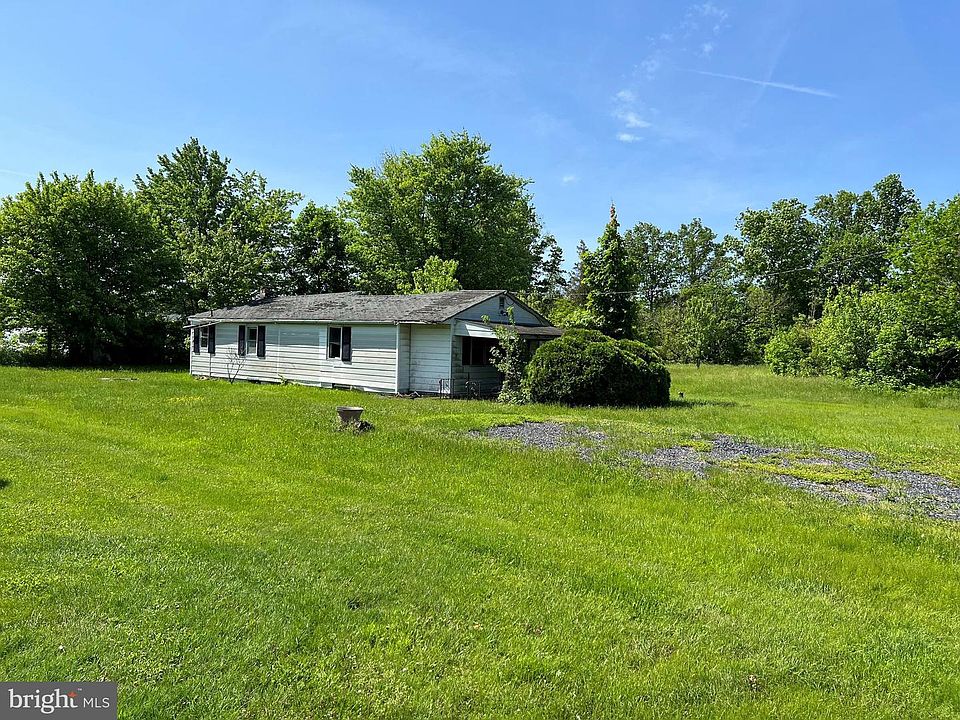 2nd image of 28 Almont Rd