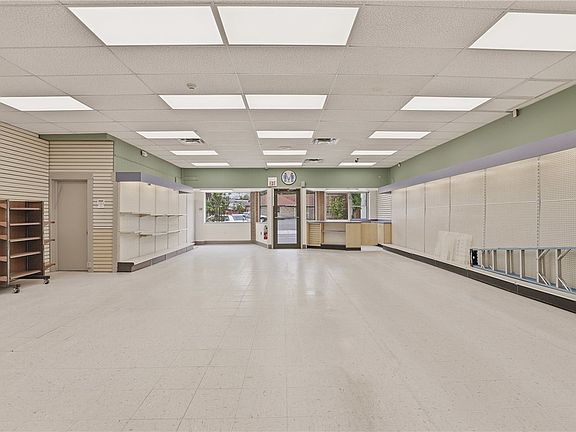 3rd image of 112 Sunshine Ave