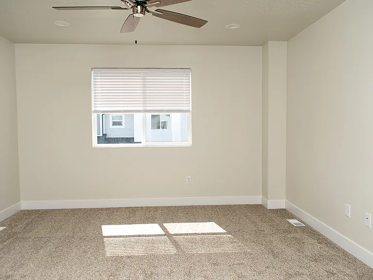 396 N 100 W #1 — Photo 10