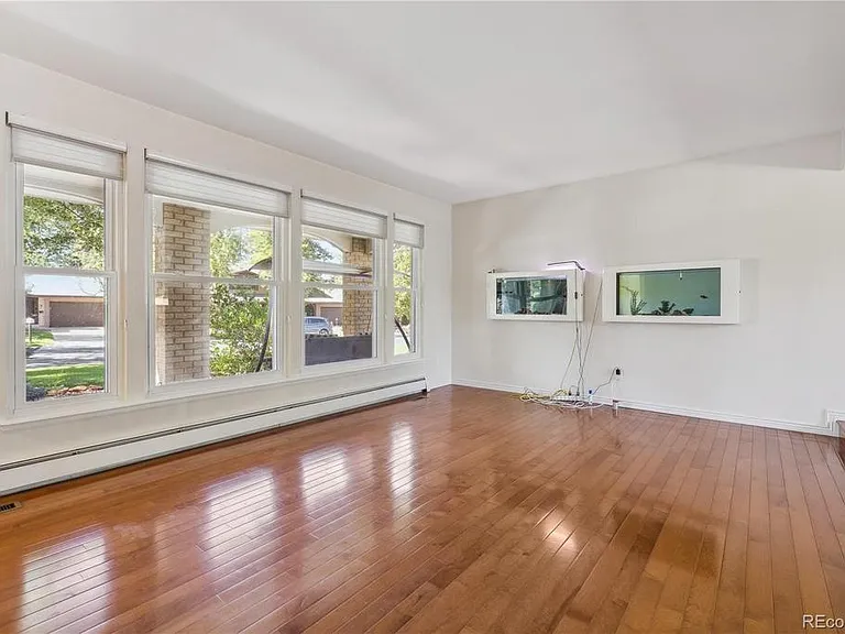 1424 S Lima St — Photo 3