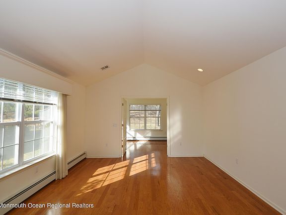 4th image of 3493 Vicari Ave