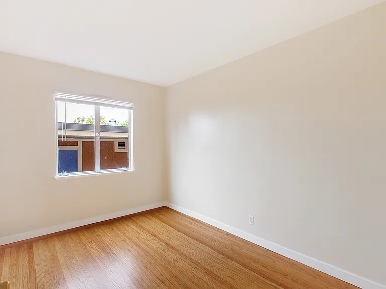 2317 Hearst Ave — Photo 14